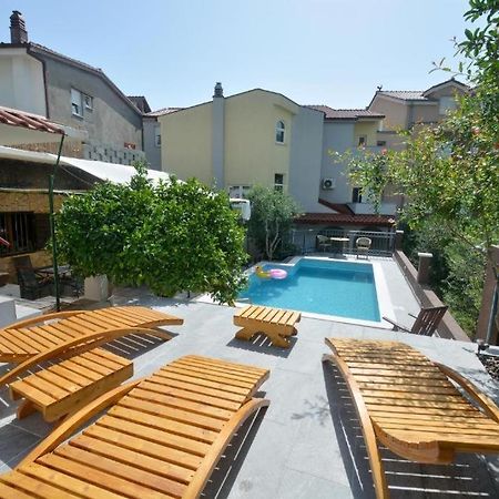 Villa Vlade- From The Heated Pool To The Beach In 1 Minute Jesenice  Exterior photo