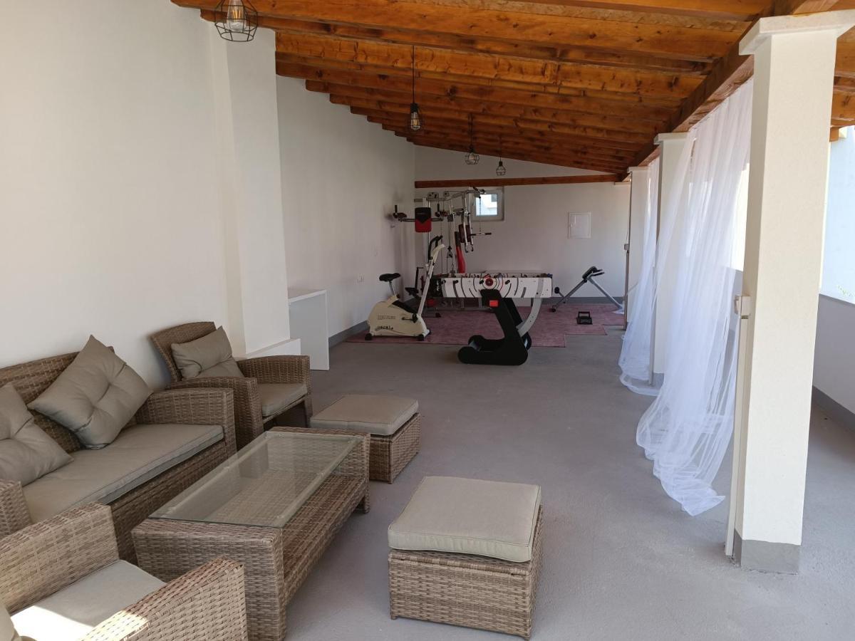 Villa Vlade- From The Heated Pool To The Beach In 1 Minute Jesenice  Exterior photo