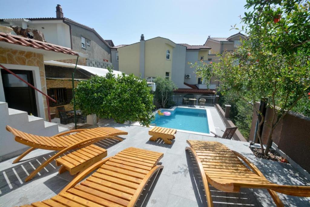 Villa Vlade- From The Heated Pool To The Beach In 1 Minute Jesenice  Exterior photo