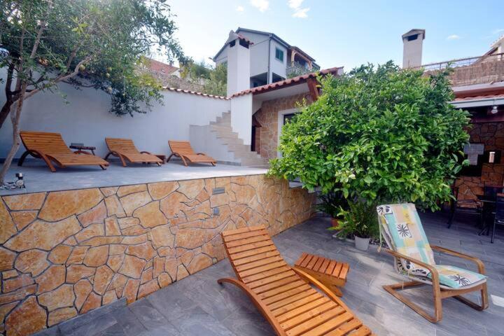 Villa Vlade- From The Heated Pool To The Beach In 1 Minute Jesenice  Exterior photo