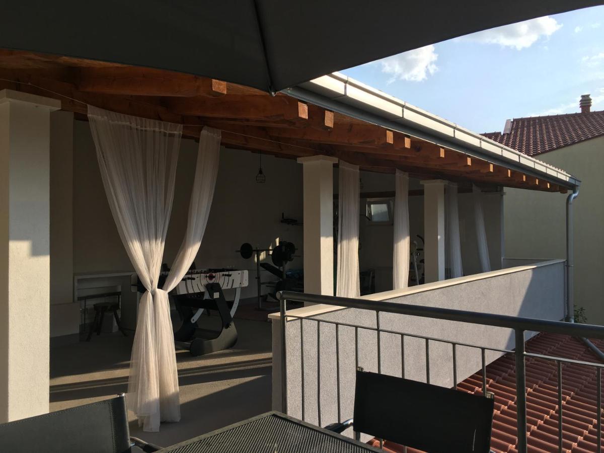 Villa Vlade- From The Heated Pool To The Beach In 1 Minute Jesenice  Exterior photo